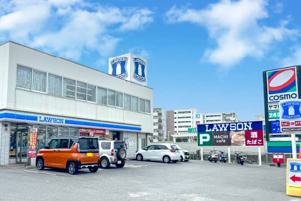 ローソン 那覇高良店（徒歩約5分）